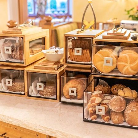Hotel Pension Sonnleiten ทักซ์ ภายนอก รูปภาพ