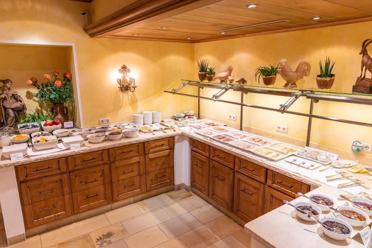 Hotel Pension Sonnleiten ทักซ์ ภายนอก รูปภาพ