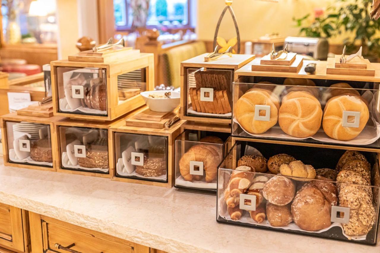 Hotel Pension Sonnleiten ทักซ์ ภายนอก รูปภาพ
